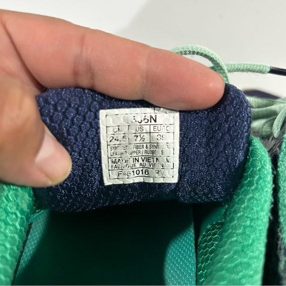 Women’s Asics Gel Quantum 360 Size 7 1/2 - Picture 10 of 11